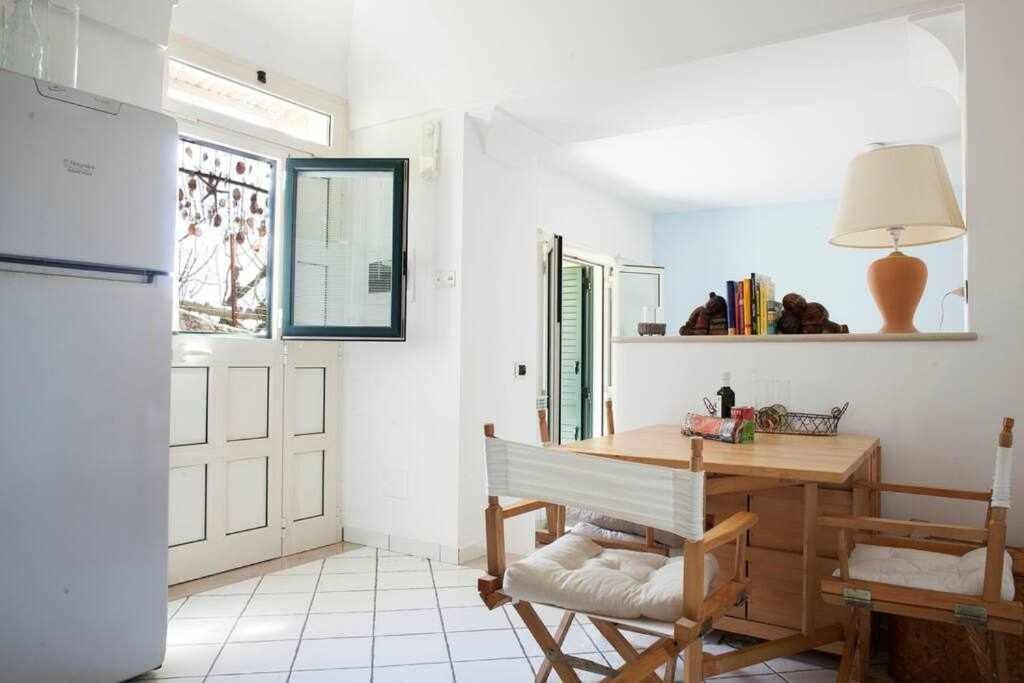 Donna Saretta Casetta Tradizionale Amalfitana Buitenkant foto